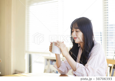 感情 東洋人 笑顔 38706393