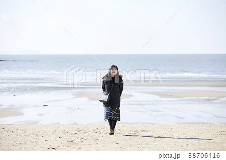女子大生 海 旅行 38706416