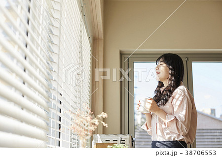 女子大生 笑顔 微笑 38706553