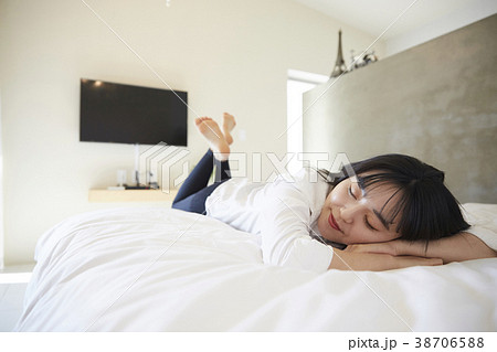 女子大生 生活 睡眠 38706588