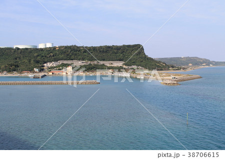 浜比嘉島から平安座島を見た風景 浜比嘉島から平安座島を見た風景 38706615