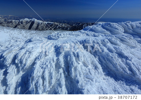 山形蔵王の樹氷原 38707172