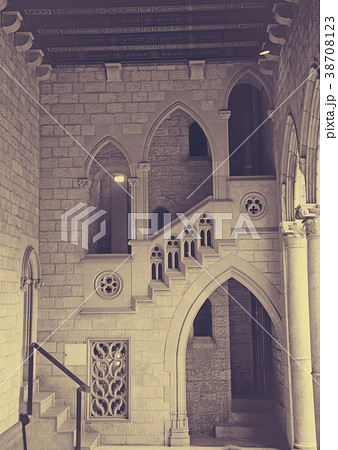 Gothic gallery and inner courtyard in palace 38708123