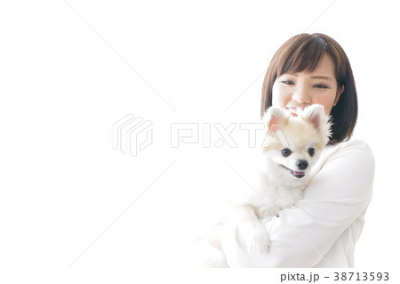 犬を抱く女性・ブリーダー 38713593