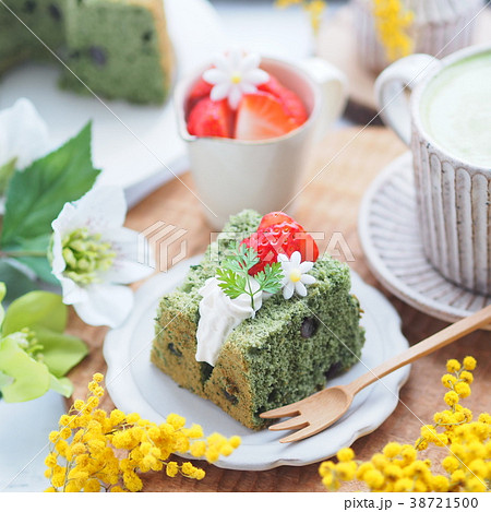 抹茶のシフォンケーキでティータイム 38721500