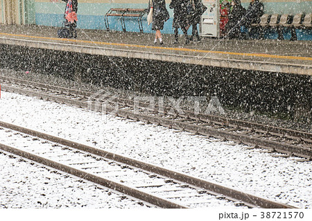 線路に積もる雪 線路に積もる雪 38721570