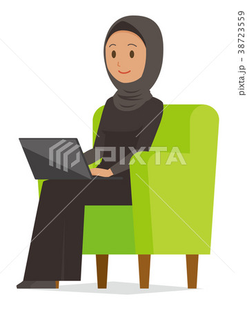 民族衣装を着たアラブの女性がソファーに座ってノートパソコンを操作しているのイラスト素材
