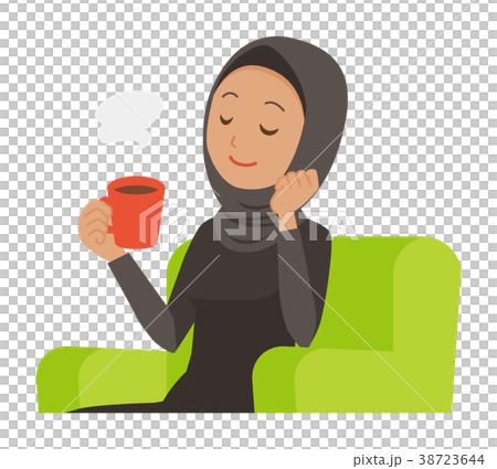 民族衣装を着たアラブの女性がソファーに座ってコーヒーを飲んでいる 民族衣装を着たアラブの女性がソファーに座ってコーヒーを飲んでいる 38723644