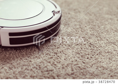 White robotic vacuum cleaner 38728470