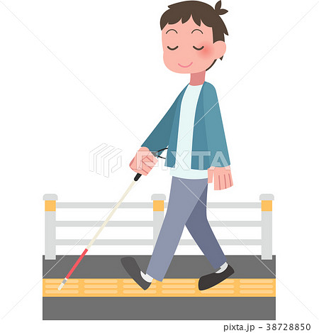 白杖をついて歩く男性 38728850