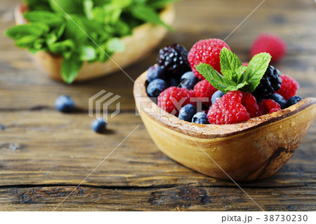 Mix of summer berries and mint 38730230