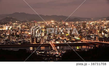 広島市街 夕景 薄暮 夜景 三滝山 竜王公園 からの眺望の写真素材