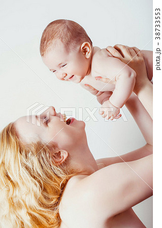 Mother and baby 38733553