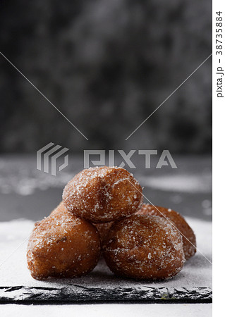 bunyols de Quaresma, Catalan dessert eaten in Lent 38735884