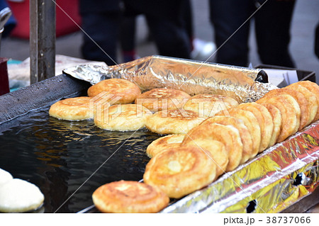 韓国ソウル明洞の屋台料理 38737066