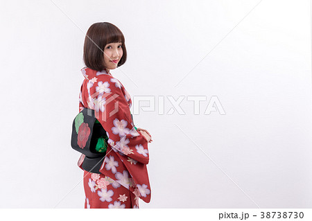 着物 大和撫子 白背景 立ち姿 振り向き 着物 大和撫子 白背景 立ち姿 振り向き 38738730