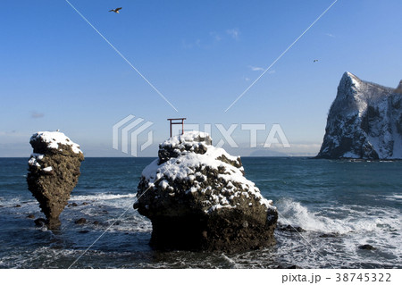 えびす岩と大黒岩　余市町 38745322