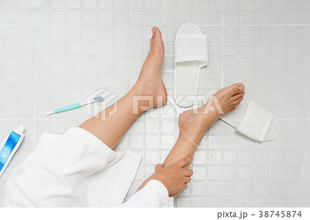 Retirement woman fell down in a restroom 38745874