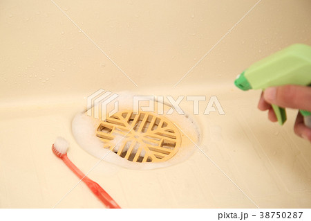 排水溝の掃除 38750287