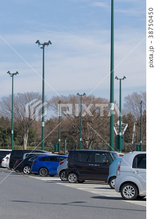 乗用車 駐車中 高速道路 サービスエリア 乗用車 駐車中 高速道路 サービスエリア 38750450