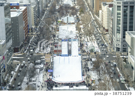 さっぽろテレビ塔からの眺め 雪まつり会場 の写真素材