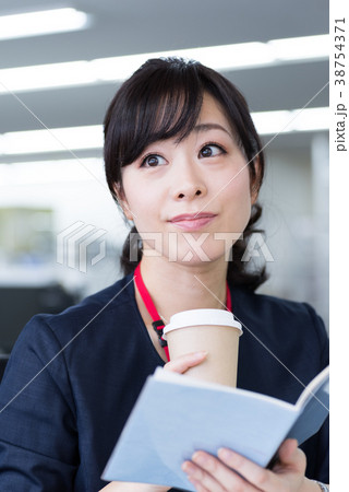女性 ビジネスイメージ 女性 ビジネスイメージ 38754371
