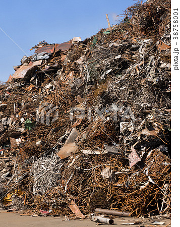 スクラップの山 38758001