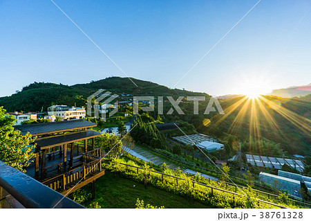 日の出 朝焼け 朝日 38761328