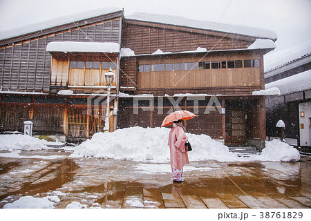 雪　東山ひがし茶屋街 38761829