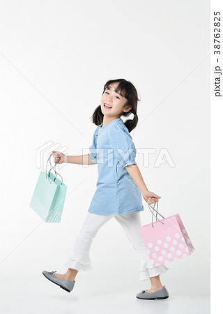 子供 韓国人 女性 38762825