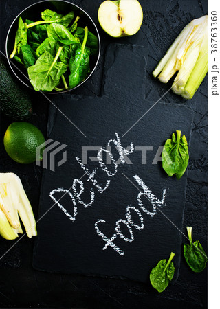 vegetables and fruits 38763360