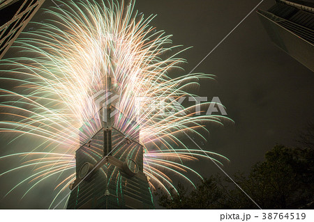 花火 キラキラ輝くもの 線香花火 38764519