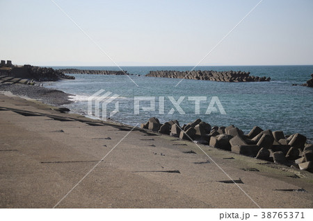 富山県入善町の海岸 富山県入善町の海岸 38765371