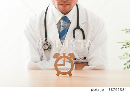 医者　時間イメージ 38765384