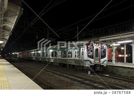 黒磯駅に停車中の東北本線E721系1000番台（構内直流化前） 38767588