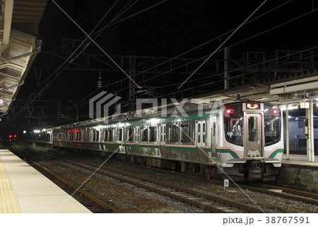 黒磯駅に停車中の東北本線E721系1000番台（構内直流化前） 38767591