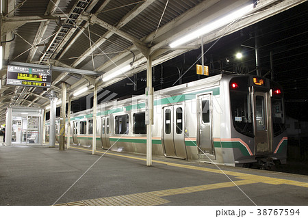 黒磯駅に停車中の東北本線E721系1000番台（構内直流化前） 38767594
