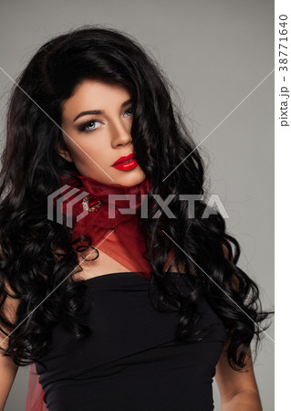 Perfect Fashion Model with Makeup Perfect Fashion Model with Makeup 38771640