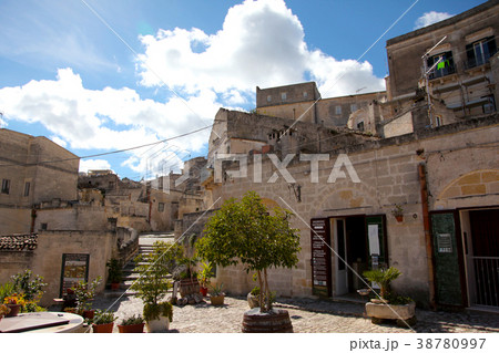 イタリア マテーラ 洞窟住居 イタリア マテーラ 洞窟住居 38780997