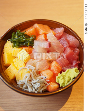 海鮮丼 38784813
