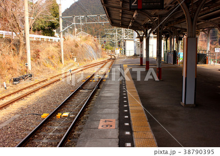 青梅線御嶽駅のプラットホーム(1) 青梅線御嶽駅のプラットホーム(1) 38790395