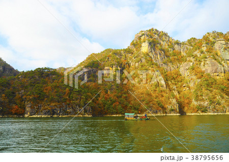 雲 岩 石 38795656