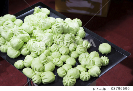 Steam buns mass production process ; Steam buns mass production process ; 38796696