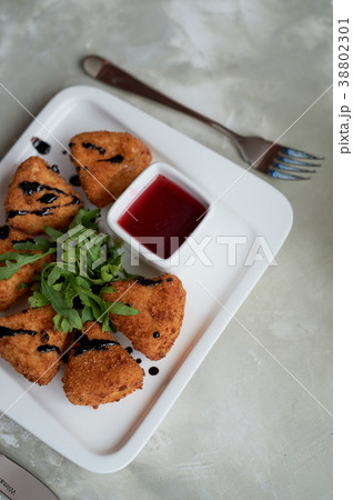 Camembert in batter, deep fried,with balsamic Camembert in batter, deep fried,with balsamic 38802301