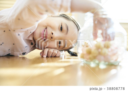 感情 笑顔 微笑 38808778