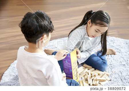 遊び 子供 韓国人の写真素材