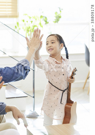 子供 女性 女 38809178