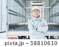 シニアのトラックドライバー 38810610