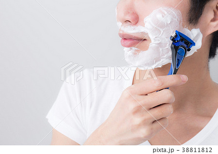 若い男性 38811812