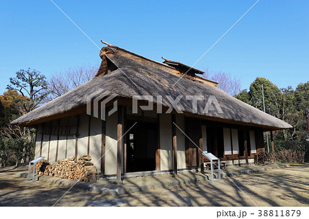 東京都 茅葺き屋根 府中市郷土の森 旧河内家住宅の写真素材